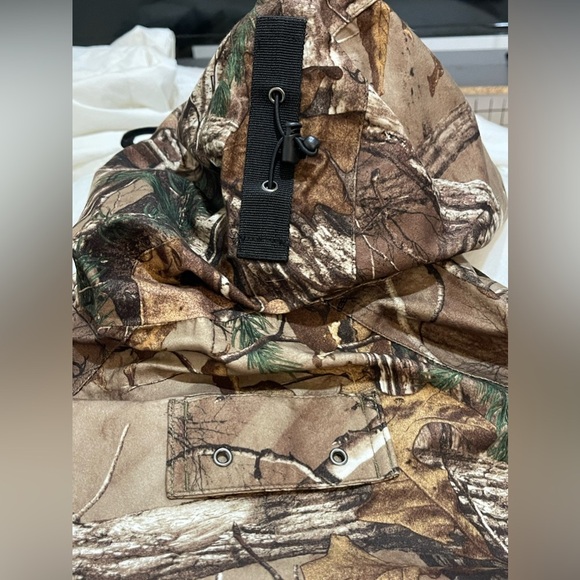 Like new Gander Mountain guide series, hooded waterproof jacket - Picture 2 of 8